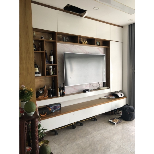Vách kệ Tivi 04